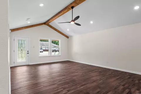 Living - 109 E Florida St, Beebe, AR 72012 photo 5 of 5
