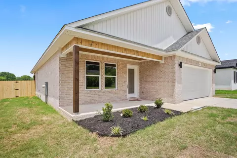Exterior - 109 E Florida St, Beebe, AR 72012 photo 2 of 3