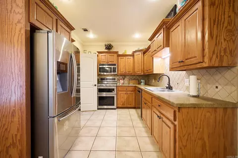 Kitchen - 2612 Durango Dr, Benton, AR 72019 photo 1 of 3