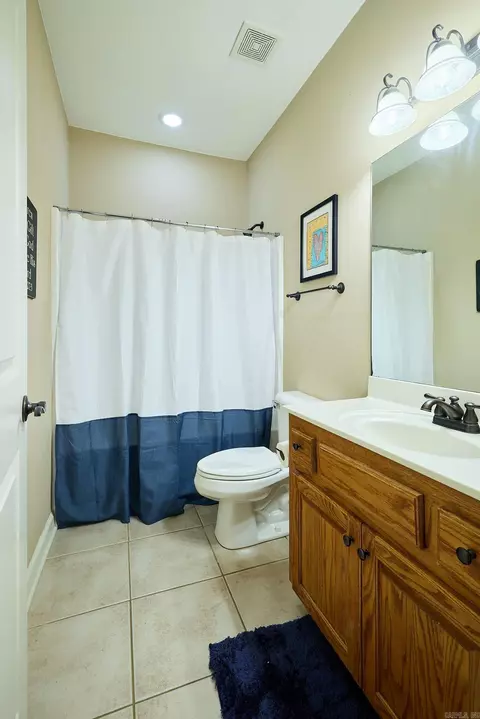 Bath - 2612 Durango Dr, Benton, AR 72019 photo 5 of 5
