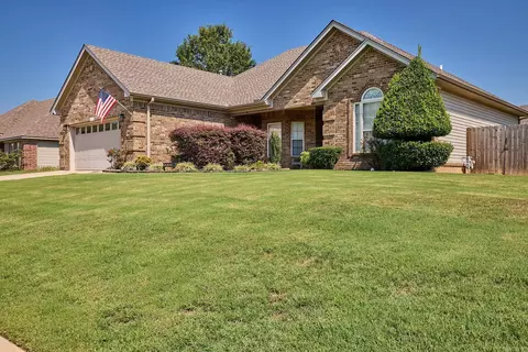 Exterior - 2612 Durango Dr, Benton, AR 72019 photo 2 of 6
