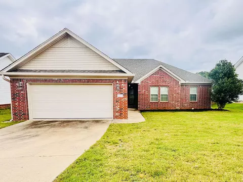 1732 White Oak Ln, Benton, AR 72019