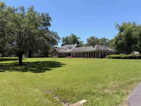 Exterior - 1 Elmwood Cir, Pine Bluff, AR 71603 photo 1 of 12