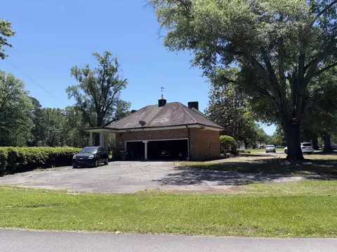 Exterior - 1 Elmwood Cir, Pine Bluff, AR 71603 photo 4 of 12