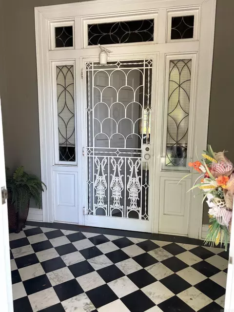 Entry Way - 1 Elmwood Cir, Pine Bluff, AR 71603 photo 1 of 5