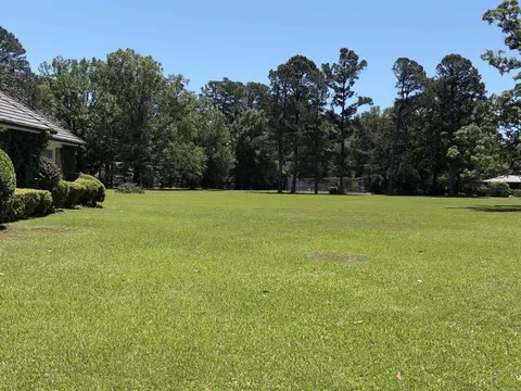 Exterior - 1 Elmwood Cir, Pine Bluff, AR 71603 photo 8 of 12