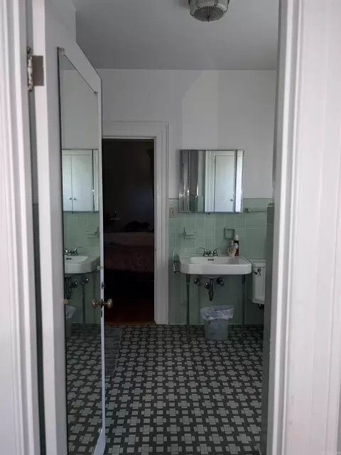 Bath - 1 Elmwood Cir, Pine Bluff, AR 71603 photo 1 of 5