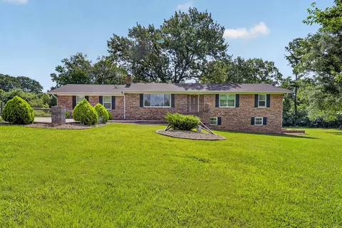 175 Thunder Rd, Hot Springs, AR 71913