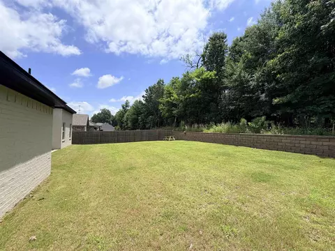 Exterior - 4025 Elizabeth Ct, Benton, AR 72019 photo 7 of 8