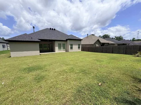 Exterior - 4025 Elizabeth Ct, Benton, AR 72019 photo 5 of 8