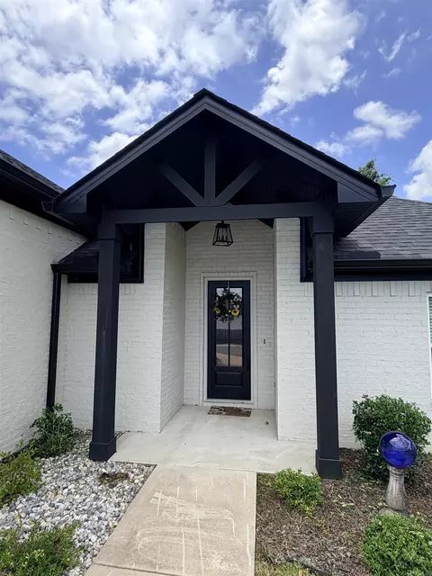 Exterior - 4025 Elizabeth Ct, Benton, AR 72019 photo 3 of 8