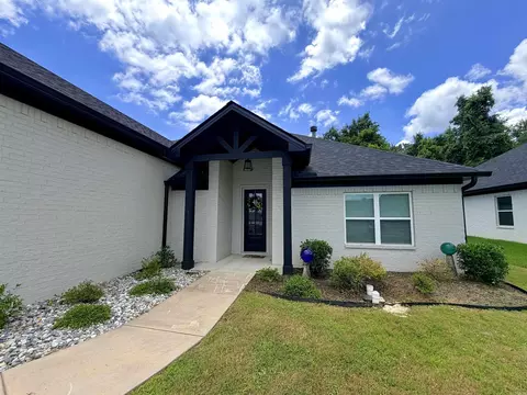 Exterior - 4025 Elizabeth Ct, Benton, AR 72019 photo 2 of 8