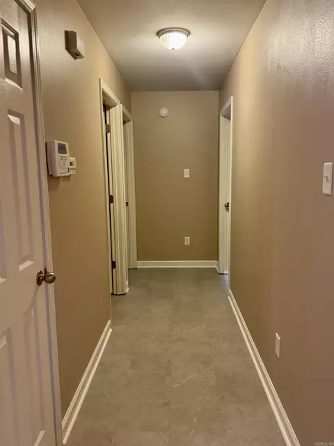 Entry Way - 418 N Beech St, Beebe, AR 72012 photo 2 of 2