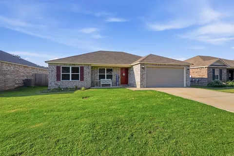 Exterior - 1350 Acuff Ln, Conway, AR 72034 photo 2 of 6