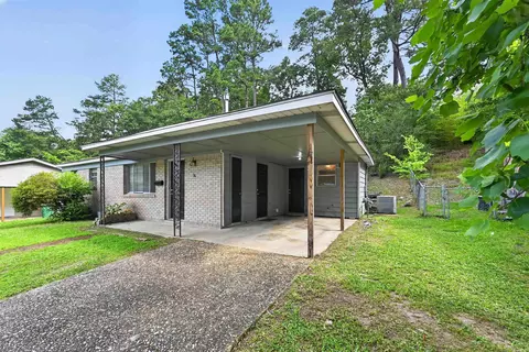 26 Glendale Dr, Little Rock, AR 72209