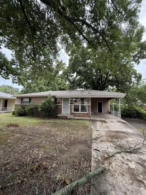 6600 W 32nd St, Little Rock, AR 72204