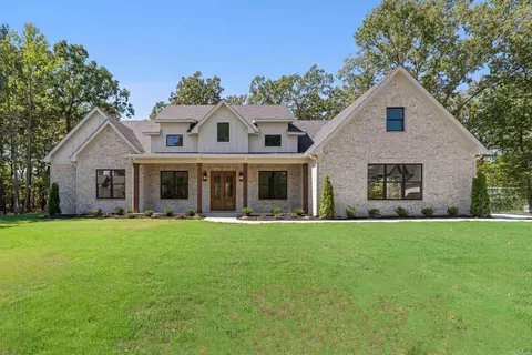 202 Shagbark Trl, Maumelle, AR 72113