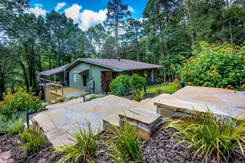 403 Lake Shore Dr, Greers Ferry, AR 72067
