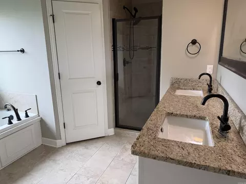 Bath - 810 Mango Loop Loop, Austin, AR 72007 photo 1 of 5
