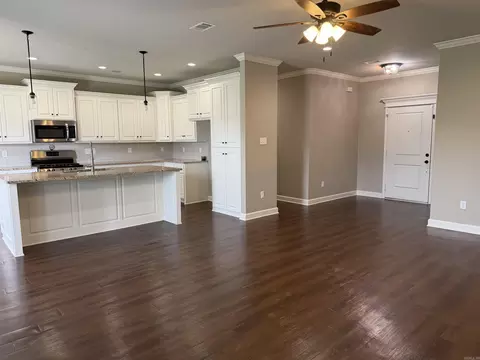 Living - 810 Mango Loop Loop, Austin, AR 72007 photo 10 of 11