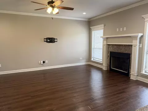 Living - 810 Mango Loop Loop, Austin, AR 72007 photo 1 of 11