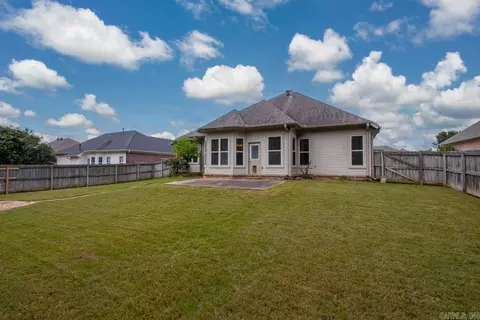 Exterior - 4014 Evergreen Dr, Benton, AR 72015 photo 4 of 8