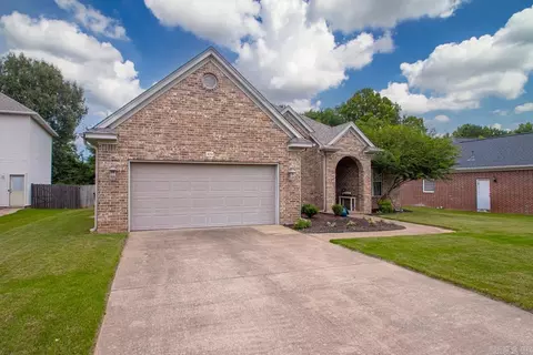 Exterior - 4014 Evergreen Dr, Benton, AR 72015 photo 2 of 8