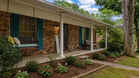 6 Heritage Ct, Little Rock, AR 72211