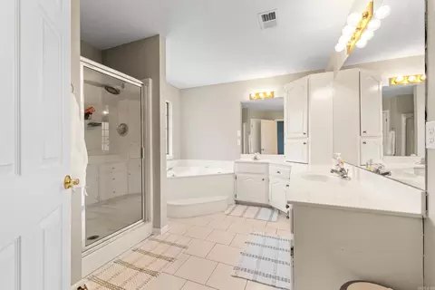 Bath - 3100 Crawford Loop, Conway, AR 72034 photo 2 of 5