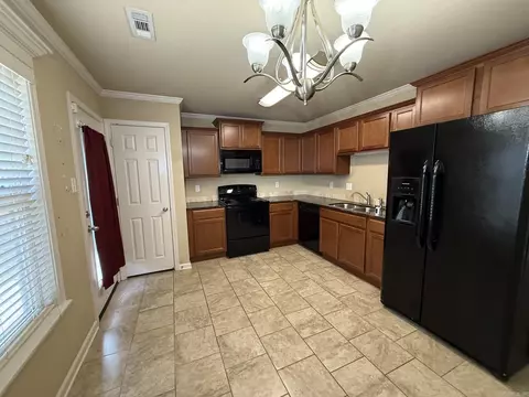 Kitchen - 13032 Skyridge Cv, Alexander, AR 72002 photo 2 of 2