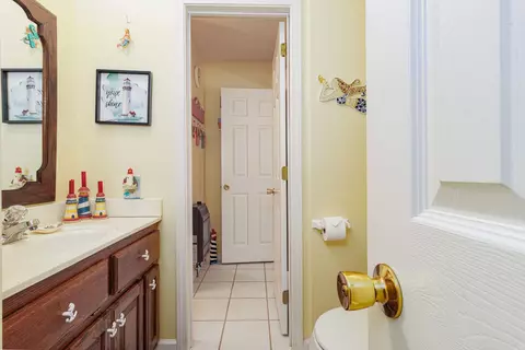 Bath - 3582 Riverview Dr, Norfork, AR 72658 photo 5 of 5