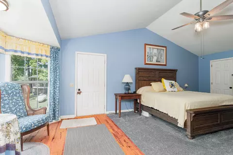Bedroom - 3582 Riverview Dr, Norfork, AR 72658 photo 1 of 7