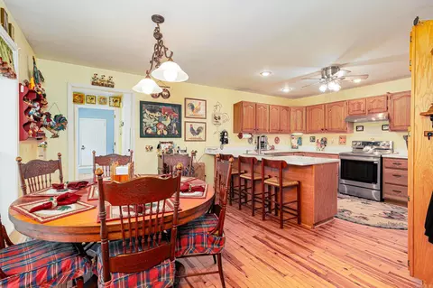 Dining - 3582 Riverview Dr, Norfork, AR 72658 photo 1 of 1