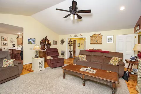 Living - 3582 Riverview Dr, Norfork, AR 72658 photo 2 of 2
