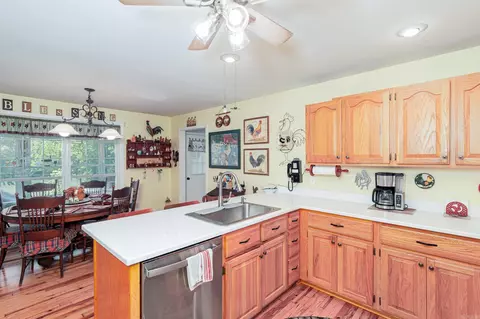 Kitchen - 3582 Riverview Dr, Norfork, AR 72658 photo 3 of 3