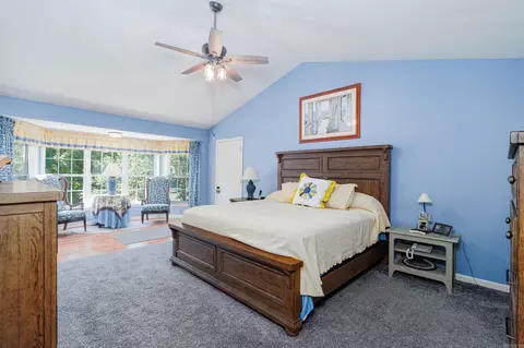 Bedroom - 3582 Riverview Dr, Norfork, AR 72658 photo 3 of 7
