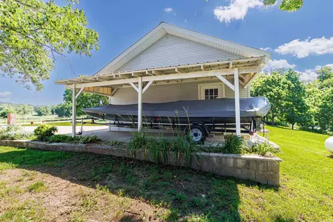 Exterior - 3582 Riverview Dr, Norfork, AR 72658 photo 5 of 13