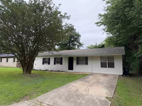 9800 Stardust Trl, Little Rock, AR 72209