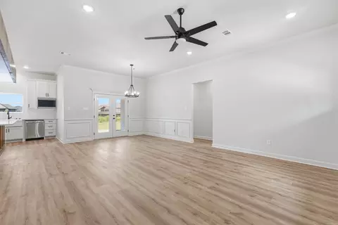 Living - 904 Bratton Rd, Lonoke, AR 72086 photo 3 of 6