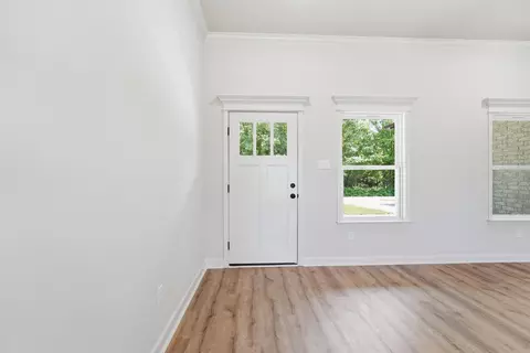 Entry Way - 904 Bratton Rd, Lonoke, AR 72086 photo 1 of 2