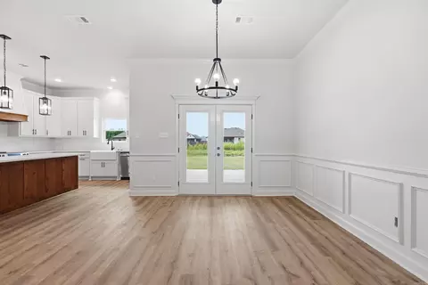 Dining - 904 Bratton Rd, Lonoke, AR 72086 photo 1 of 1