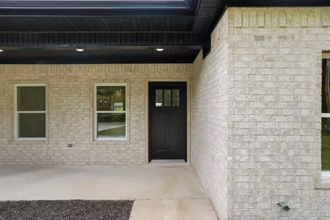 Exterior - 904 Bratton Rd, Lonoke, AR 72086 photo 3 of 5