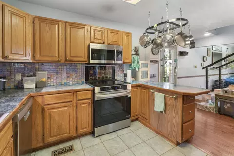 Kitchen - 9 S Session Rd # A, Conway, AR 72032 photo 2 of 2