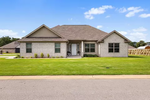 1208 Ridgefield Cir, Searcy, AR 72143
