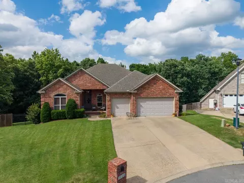 2000 Glenn Arbor Ct, Sherwood, AR 72120
