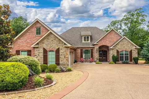 13 Disfrutar Ln, Hot Springs Village, AR 71909