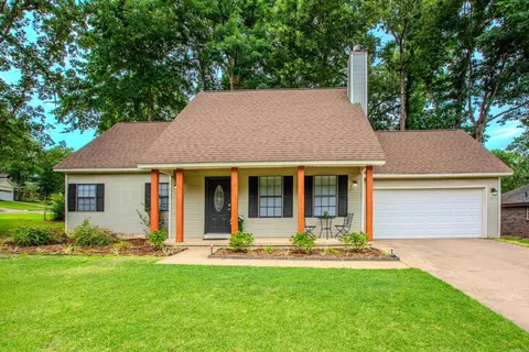 20 High Timber Dr, Maumelle, AR 72113