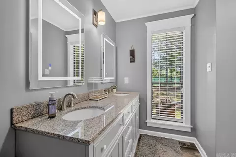 Bath - 701 Sheffield Dr, Bryant, AR 72022 photo 1 of 3
