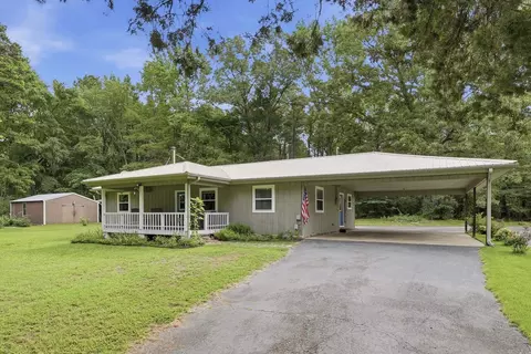 724 Lone Pine Rd S, Greers Ferry, AR 72067