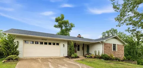 203 Chase Pl, Hot Springs, AR 71901